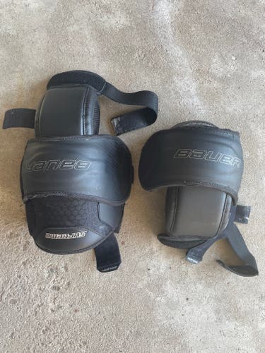 Used Bauer Supreme S18 Jr Knee Guards