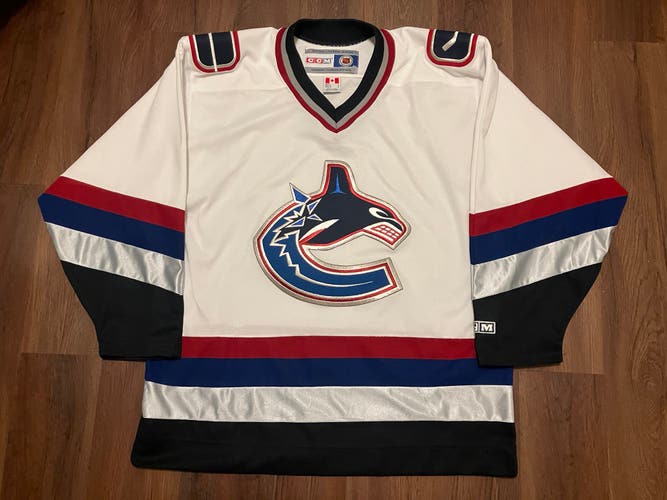 Vancouver Canucks Vintage CCM Blank White NHL Hockey Jersey Size Large