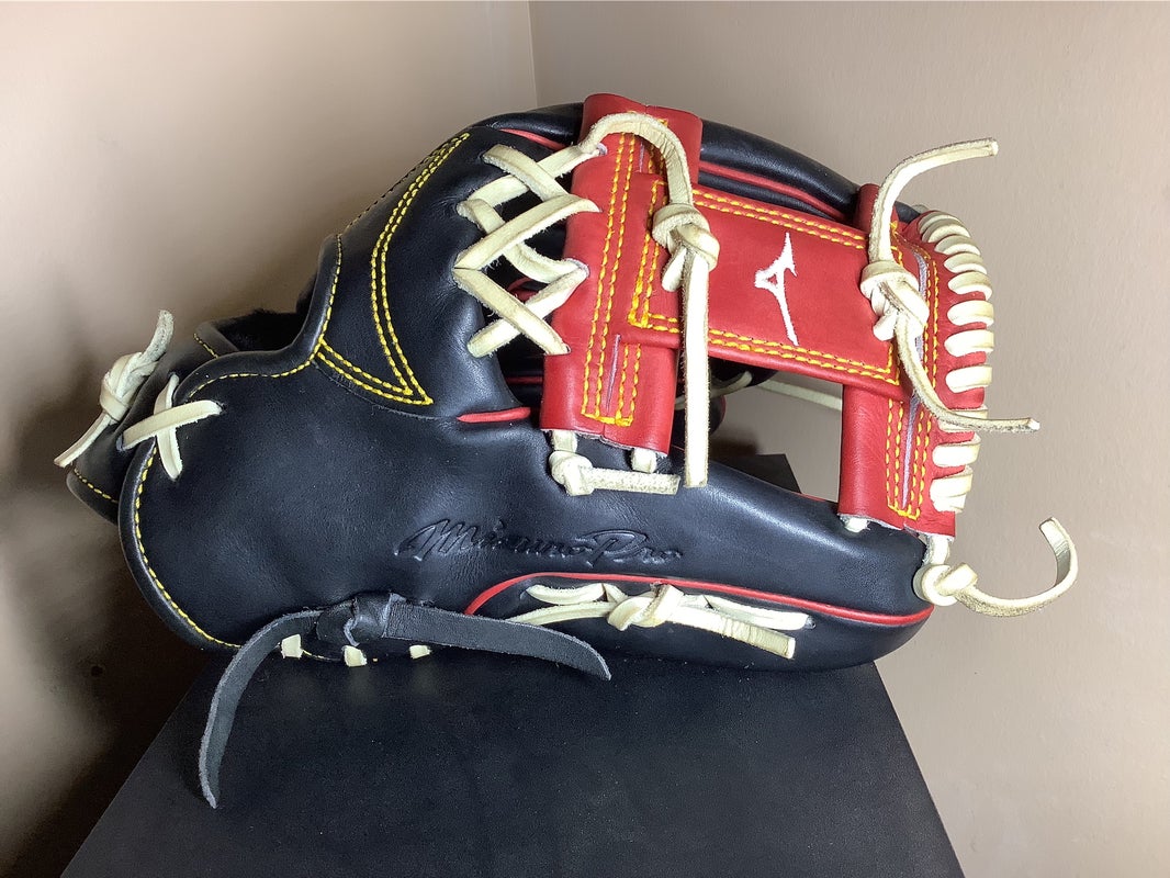 Michael Chavis Model Infield 11.75" Pro Baseball Glove