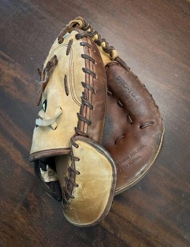 Used Wilson Right Hand Throw A2K Catcher's Glove 32.5"