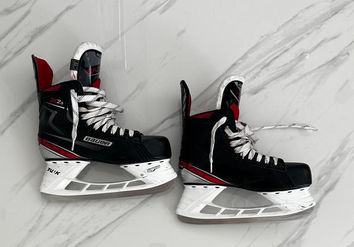 Senior Used Bauer Vapor X2.5 Hockey Skates Regular Width Size 6