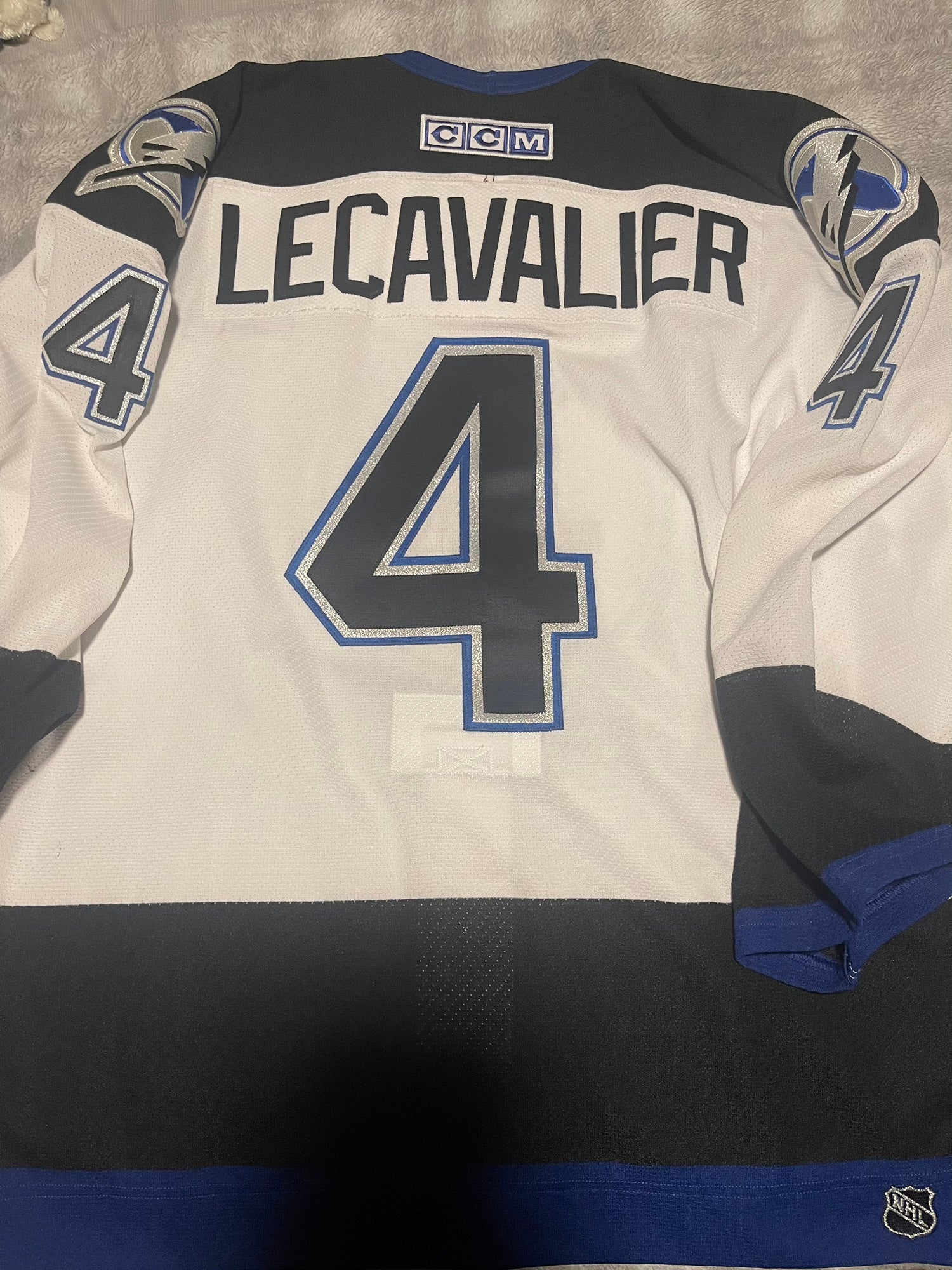 Vincent Lecavalier Signed Tampa Bay Lightning Bolts Jersey