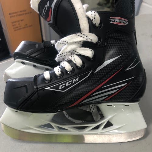 Nearly NEW CCM Top Prospect Youth size 13 skates
