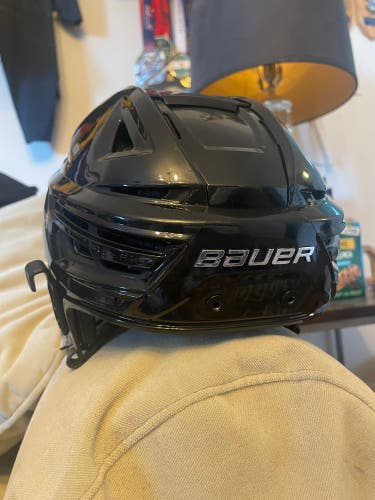 Medium Bauer  Re-Akt 150 Helmet