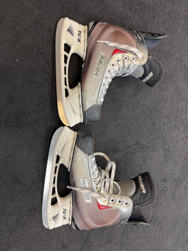 Lightly used Bauer Vapor X:60 7.5 D Hockey skates