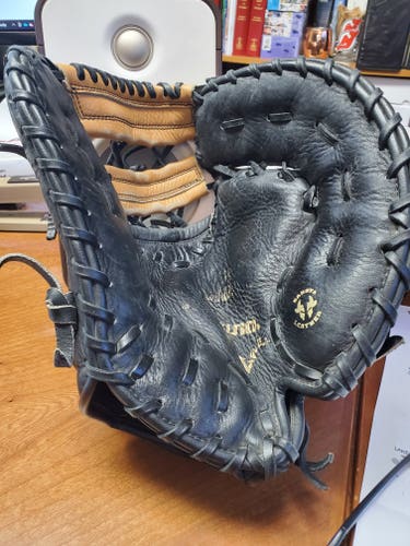 Used Right Hand Throw Mizuno First Base Power close Baseball Glove 12"