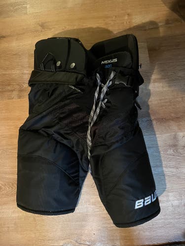 Senior Large Bauer Nexus Hockey Pants