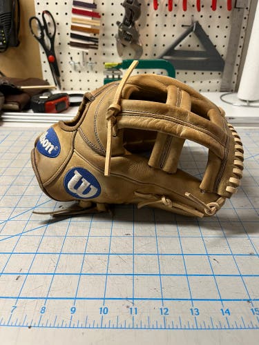 Wilson A2000 11.75” Single Post Web