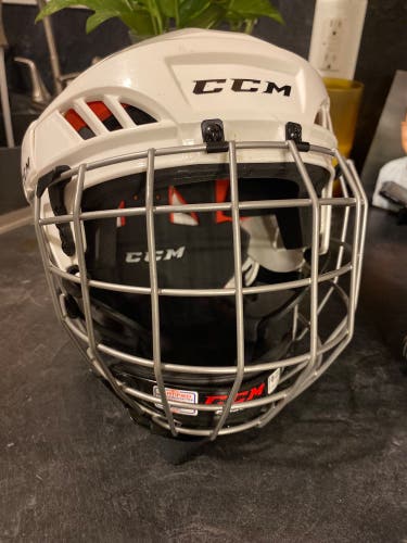 New Medium CCM FM50 Helmet