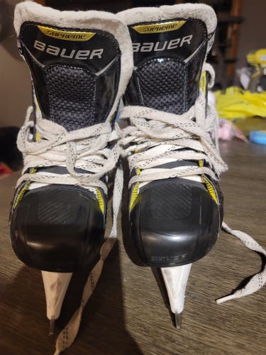 Bauer Size 5 hockey goalie skate