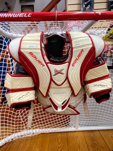 Used Medium Bauer Vapor 1X Goalie Chest Protector