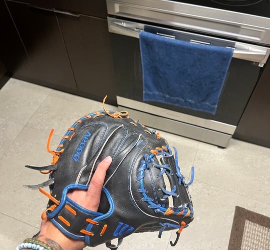 Right Hand Throw 34" A2000 Baseball Glove