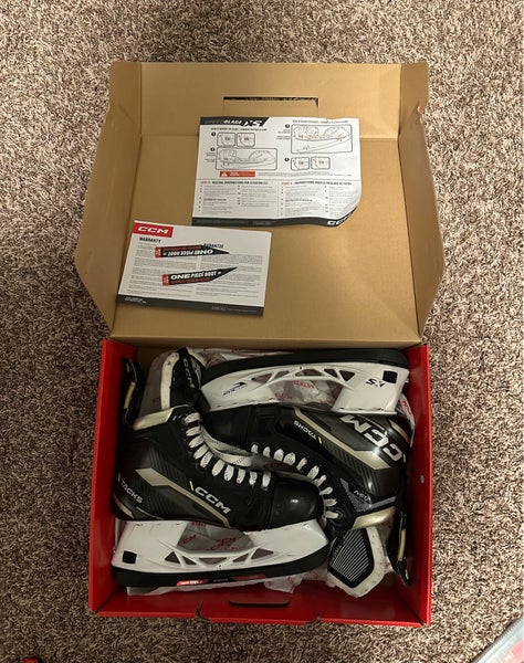 Used CCM Extra Wide Width Size 8.5 AS-V Hockey Skates