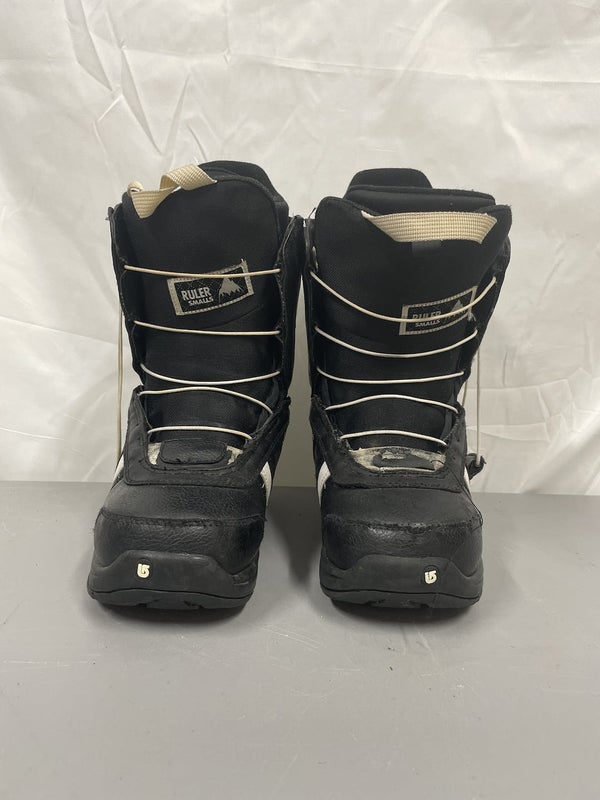 Used Burton Ruler Smalls Junior 05 Snowboard Boys Boots