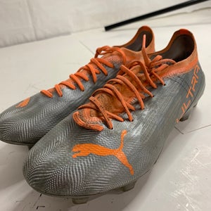 Silver Used Women's 8.0 Molded Puma Ultra Cleats