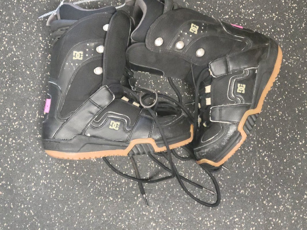Used Dc Shoes Phase Ladies Senior 8 Women's Snowboard Boots
