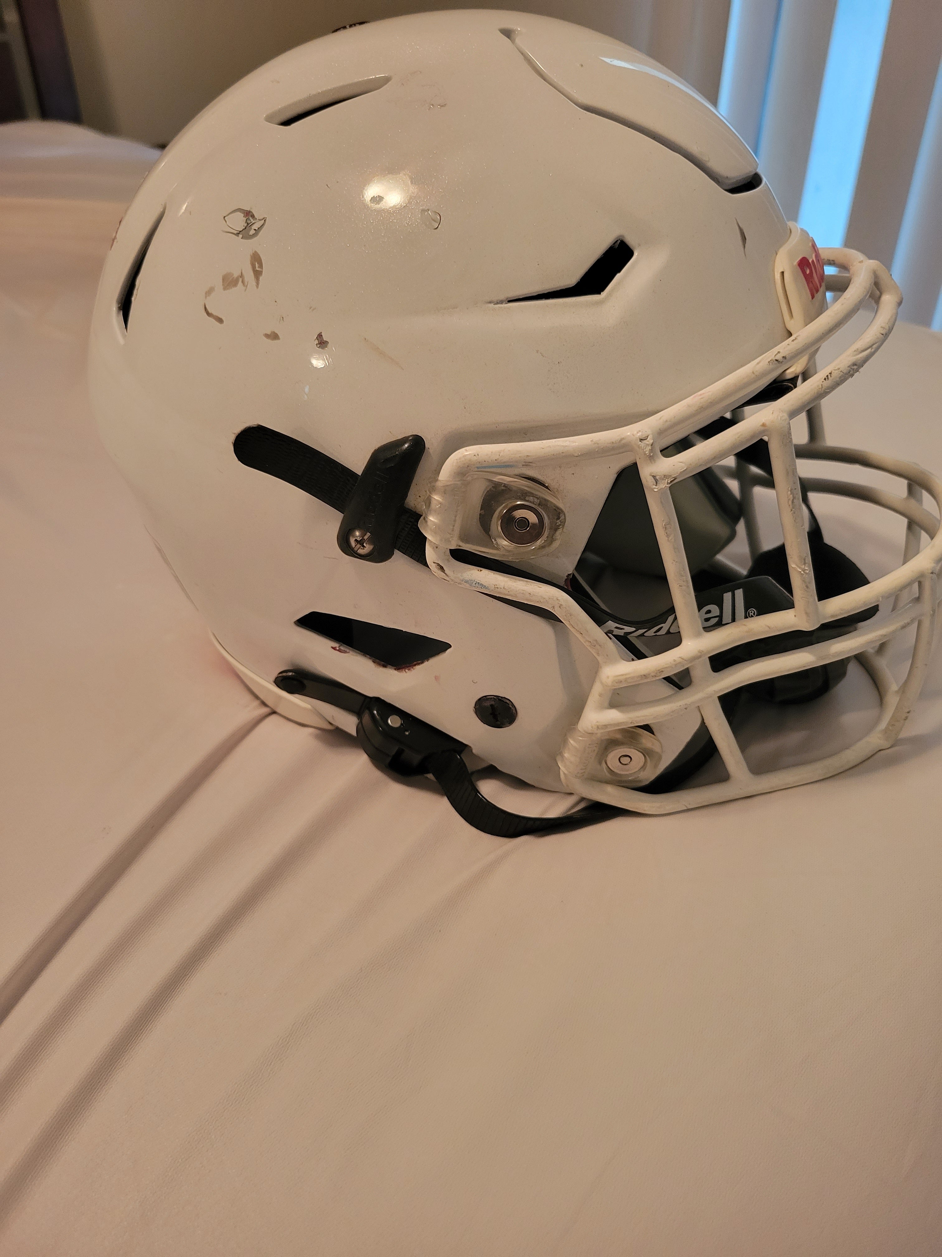 Adult Used Medium Riddell SpeedFlex Helmet