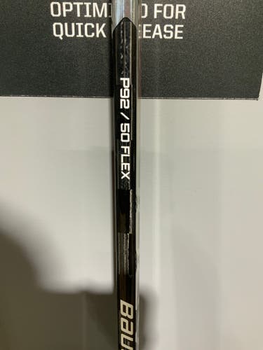 Junior New Right Handed Bauer Vapor Hyperlite Hockey Stick P92 50 Flex