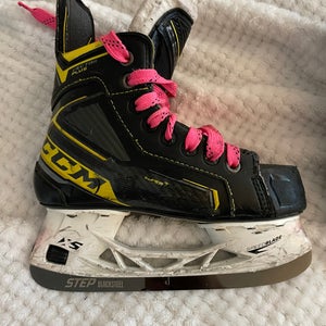 Used CCM Regular Width Size 2 Tacks Vector Plus Hockey Skates