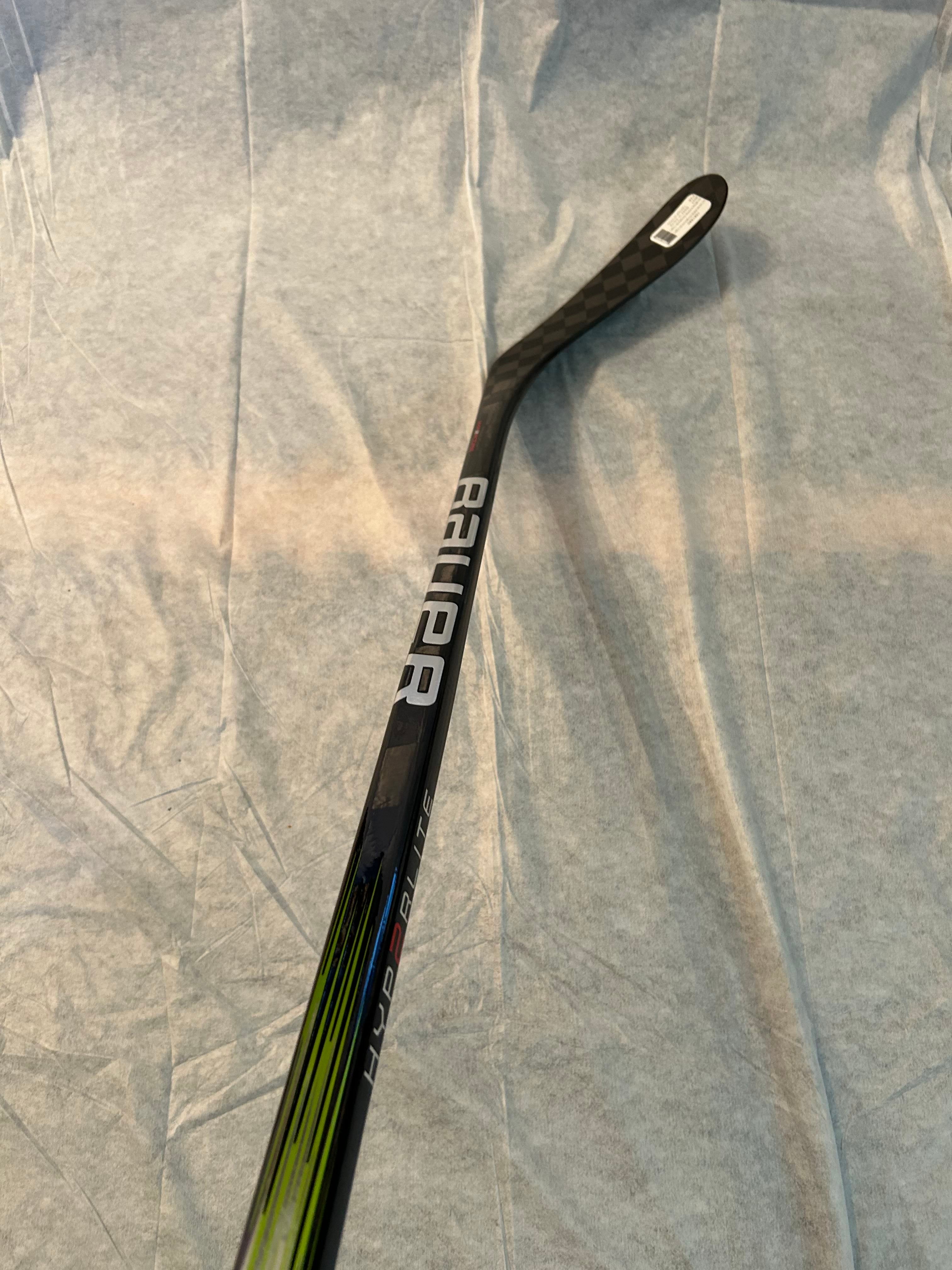 Bauer VAPOR HYPERLITE 2 Hockey Stick | 77 Flex P28 Curve | Senior 