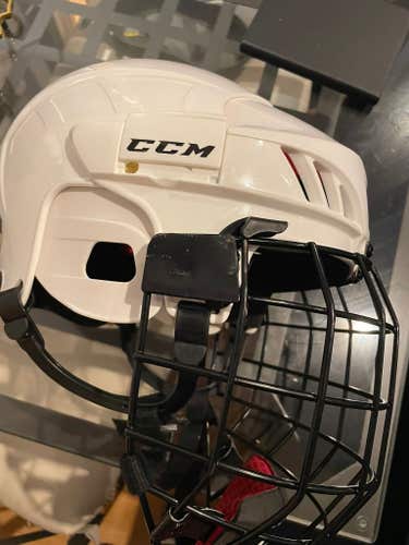 Medium CCM Helmet