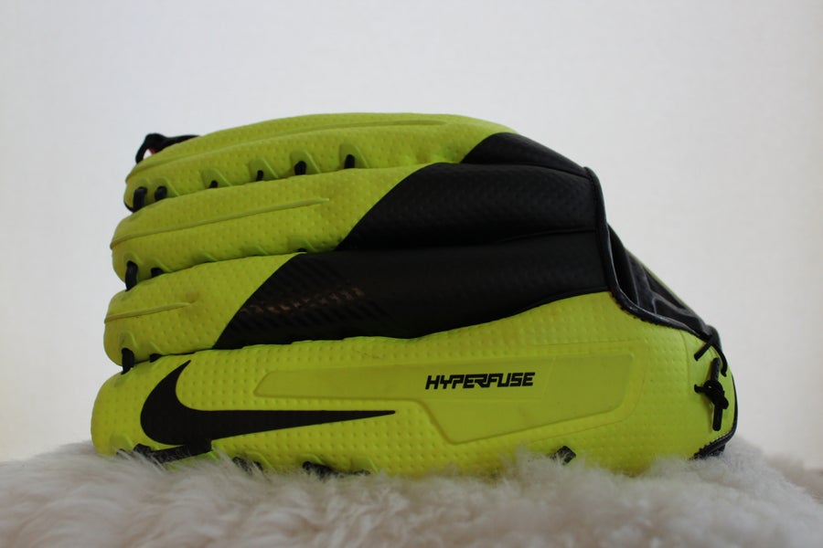 Does anyone have a Nike Hyperfuse 360 Glove | SidelineSwap