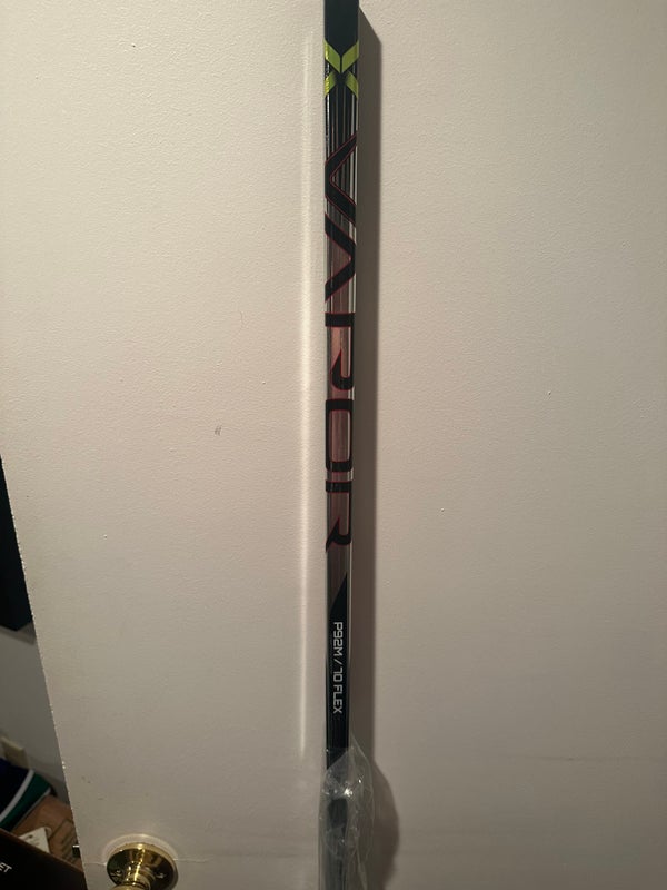 Bauer HyperLite 2 - Left Handed - 70 Flex - P28 | SidelineSwap