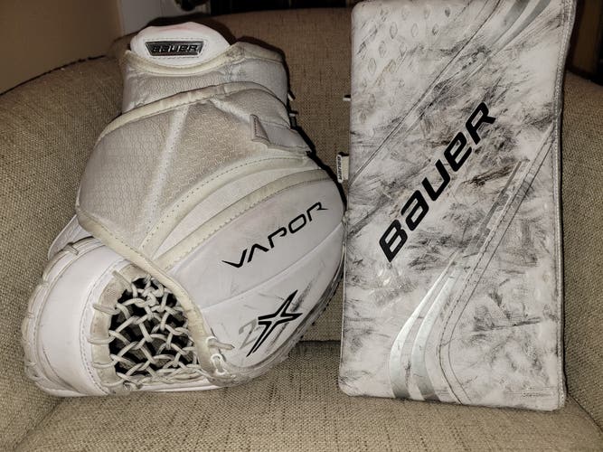 Used Regular Bauer Vapor 2X Glove and Blocker Set (White)