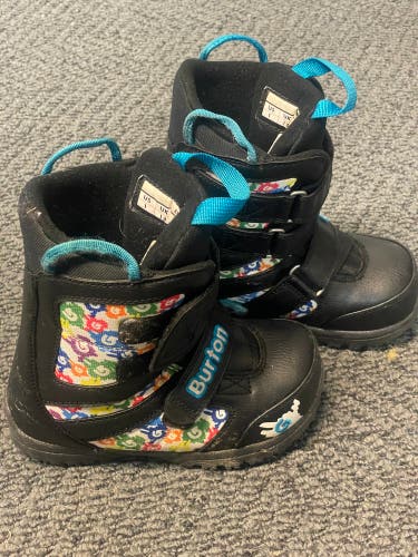 Kids Burton Grom Snowboard Boots, Size 1