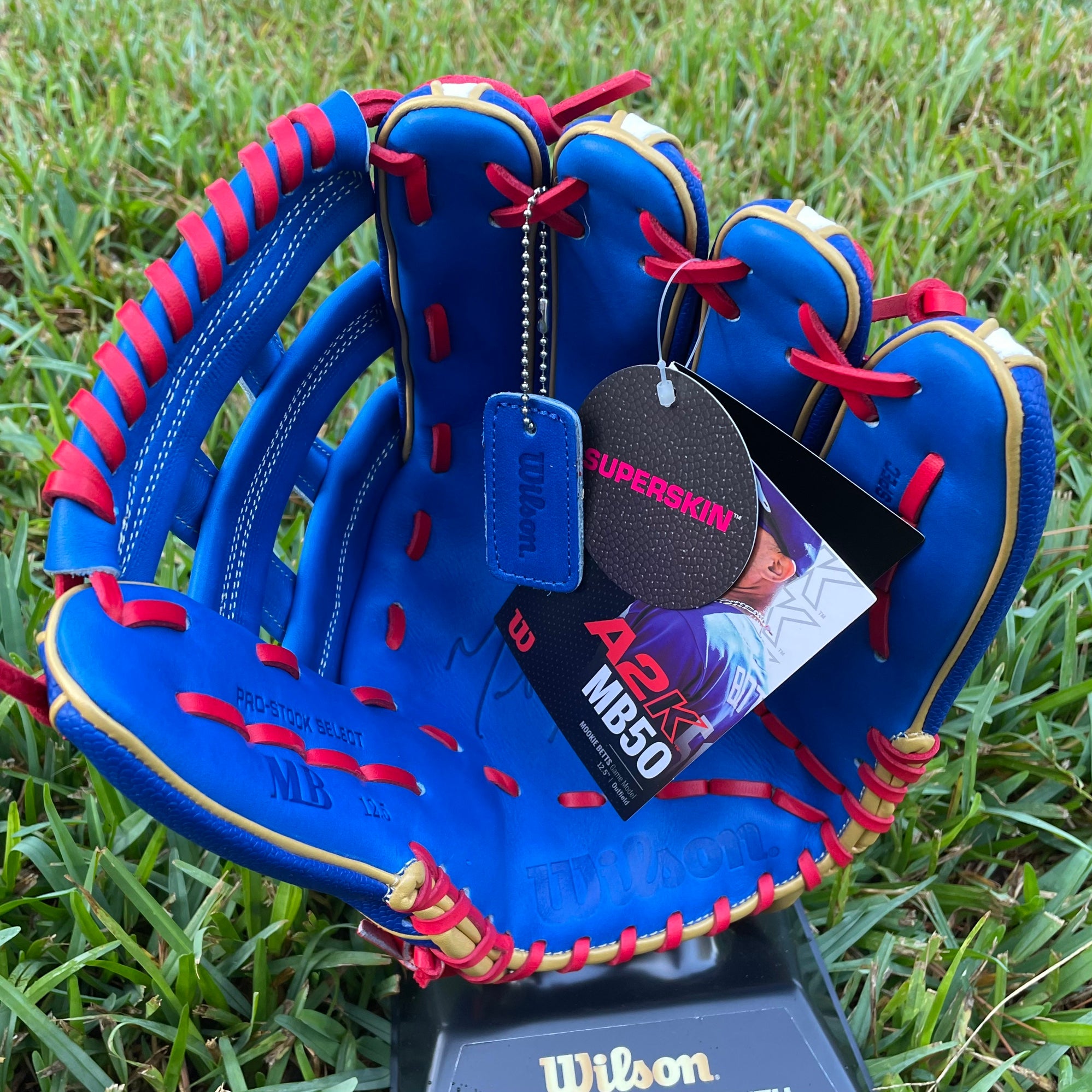 Wilson A2K Mookie Betts limited edition release. Best outfield