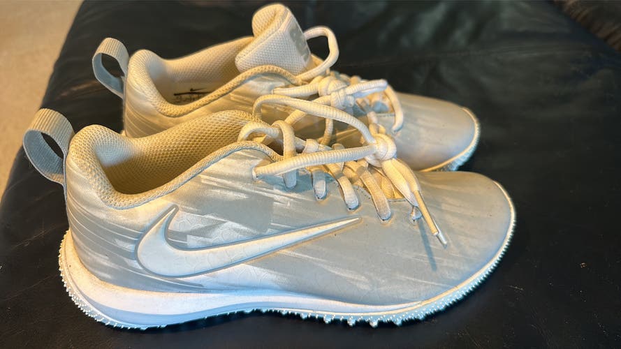 White Adult New Unisex Size 3.5 (Women's 4.5) Turf Cleats Nike Low Top