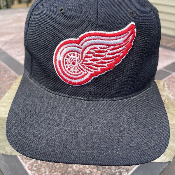 Detroit Red Wings Hats  Officially Licensed NHL Teams