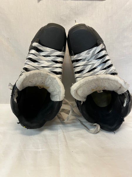 Used CCM Super Tacks 9370 Junior Hockey Goalie Skates Size 5D