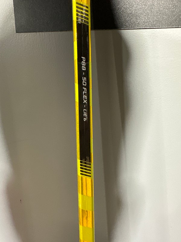 DISCONTINUED EASTON V9E 2PACKAGE DEAL: P92 GRIP LIE 5 FLEX 60 LEFTY HOCKEY  STICK