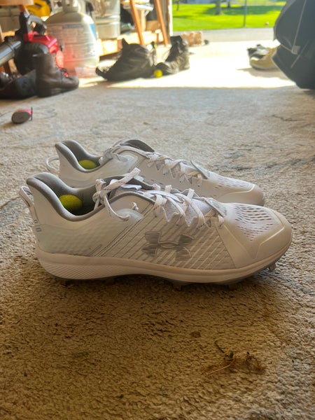 Men's Under Armor Yard Low MT Baseball Cleats