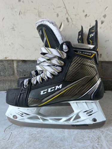 CCM Tacks Classic Skates Sz.6 Regular Width