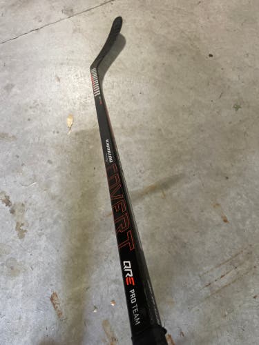 Senior Right Handed W28  QRE Pro Team Hockey Stick