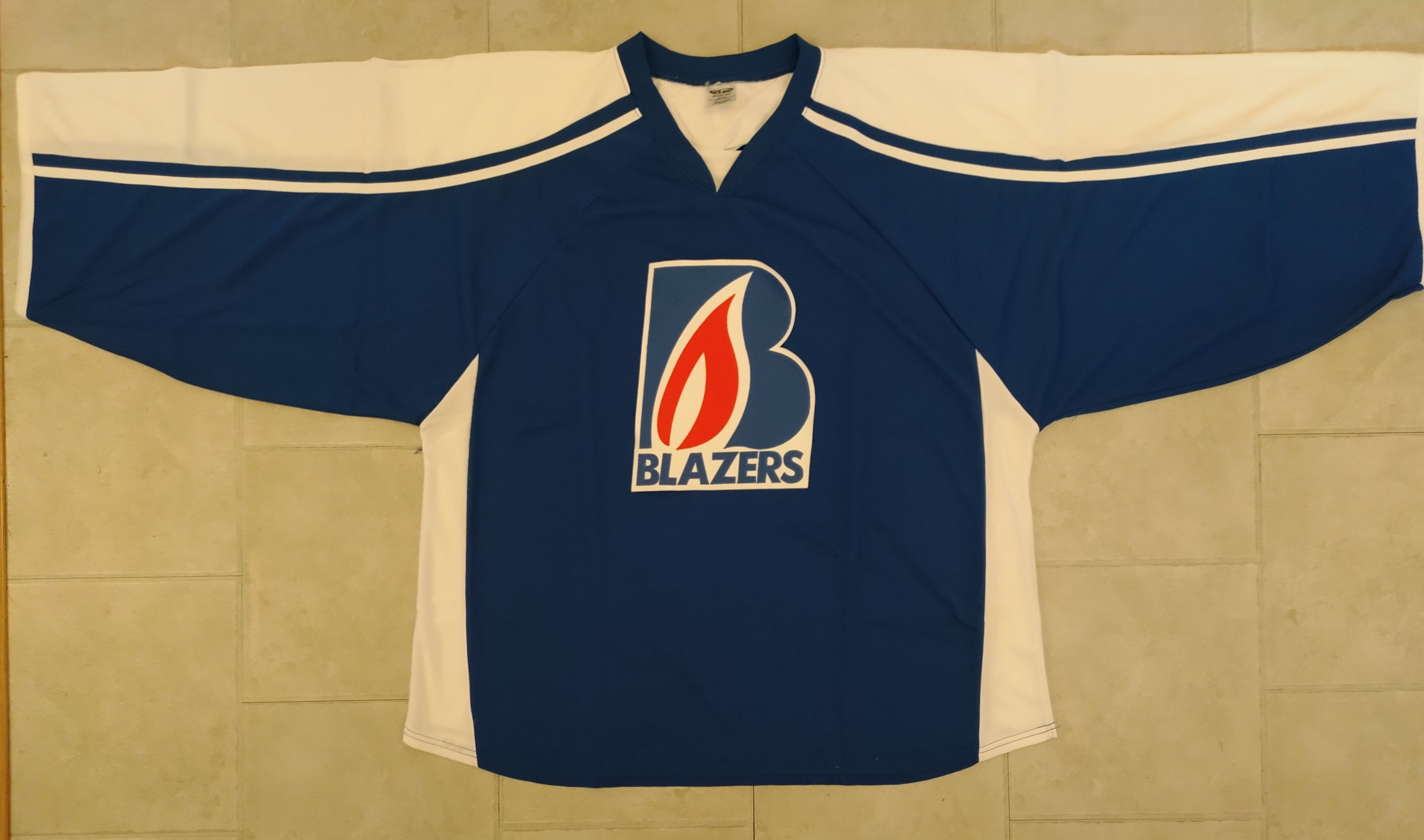 Athletic Knit H7600G 'Leafs' Style Hockey Jersey - 4XL- NEW