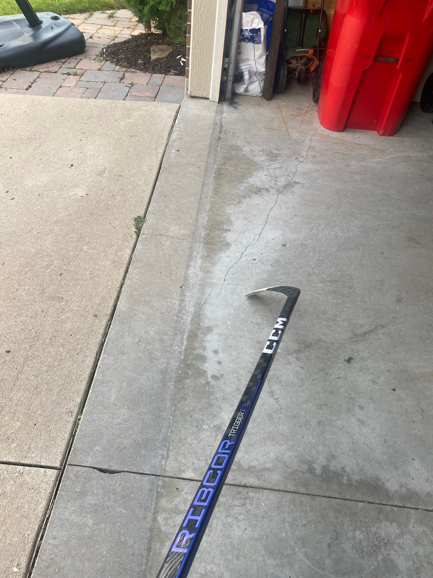 Senior Right Handed P29 RibCor Trigger 7 Pro Hockey Stick