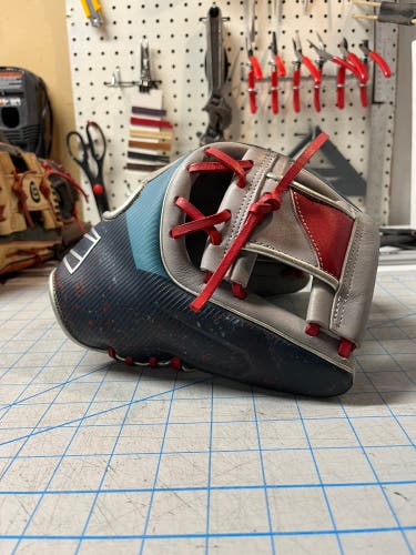 Rawlings 11.5" REV1X Baseball Glove