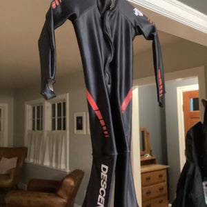 Unisex Used Descente Ski Suit