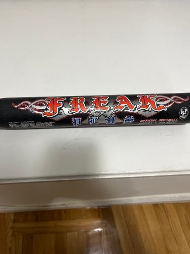 Miken Freak Plus composite softball bat