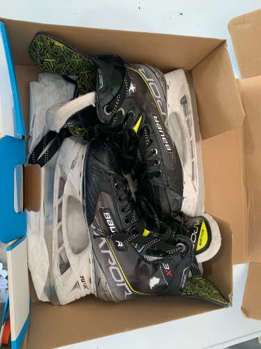 Used Bauer Vapor 3X Hockey Skates Size 3
