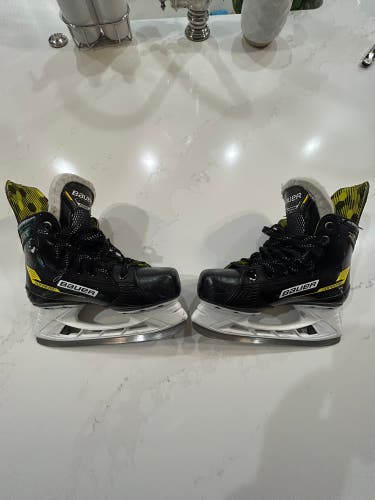 Used Bauer Regular Width Size 5.5 Supreme M3 Hockey Skates