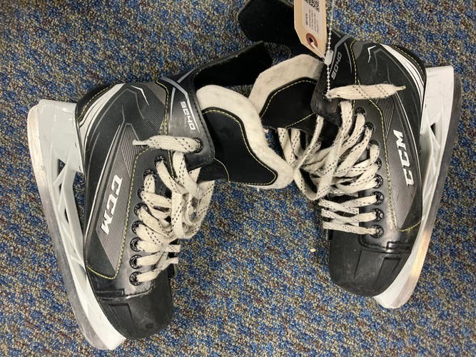Used CCM Tacks 9040 Hockey Skates D&R (Regular) 5.0