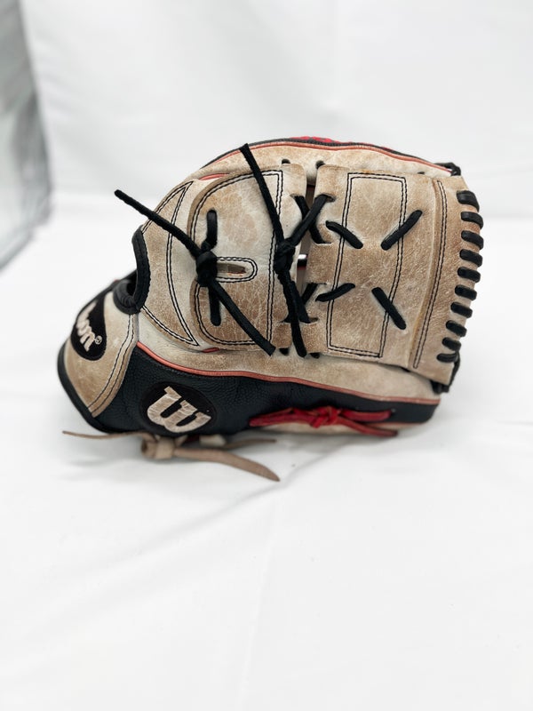 New Right Hand Throw 12.25" A2000 Baseball Glove SidelineSwap