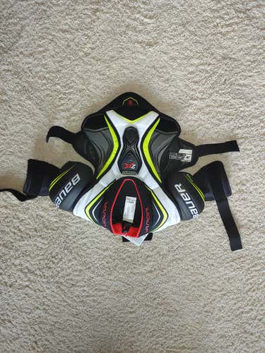 Junior New Large Bauer Vapor 2X Shoulder Pads