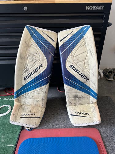 Bauer men’s Pro Hockey goalie Leg pads Size: Large