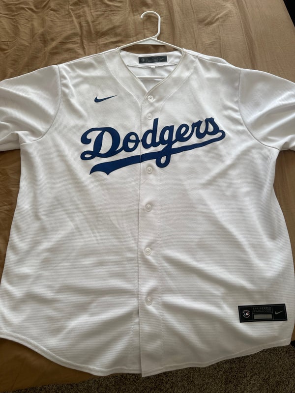 Dodgers white Urias jersey