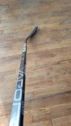 Lightly Used SR Bauer Right Handed Vapor Hyperlite Hockey Stick P88 Pro Stock